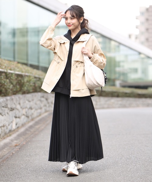 Ehre style(エーレスタイル)の「2wayで楽しむ綺麗めでカワイイギャザーブルゾン(ブルゾン・レディース・アイボリー/ベージュ/ブルーグレー・FREE)」の4枚目の写真