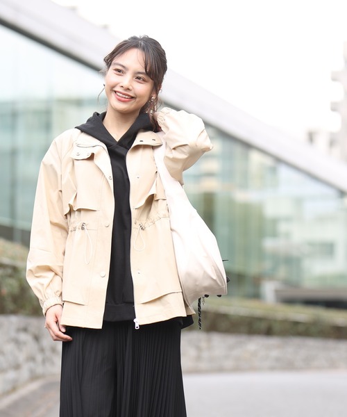 Ehre style(エーレスタイル)の「2wayで楽しむ綺麗めでカワイイギャザーブルゾン(ブルゾン・レディース・アイボリー/ベージュ/ブルーグレー・FREE)」の18枚目の写真