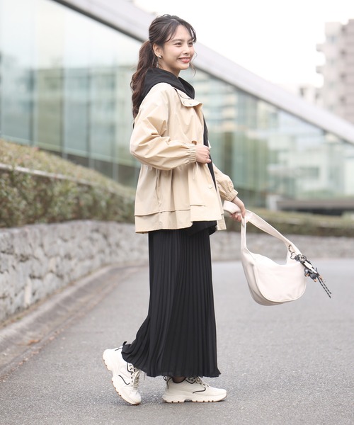 Ehre style(エーレスタイル)の「2wayで楽しむ綺麗めでカワイイギャザーブルゾン(ブルゾン・レディース・アイボリー/ベージュ/ブルーグレー・FREE)」の14枚目の写真