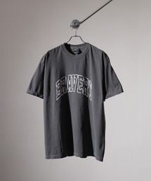 MODISH GAZE（モディシュガゼ）の「MODISH GAZE ピグメントアーチロゴTシャツ（BRAVERY)（Tシャツ/カットソー）」