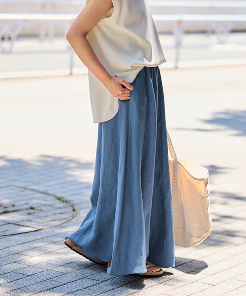 FRAMeWORK(フレームワーク)の「リヨセルラミーフレアスカート(スカート・レディース・ブラック/ホワイト/モカ/ブルー系その他・36/38/40)」の12枚目の写真