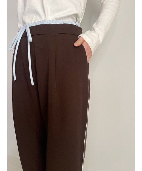 Brown&Street(ブラウンアンドストリート)の「配色ベルトスラックス(その他パンツ・レディース・ブラウン/オフホワイト・FREE/L~LL)」の5枚目の写真