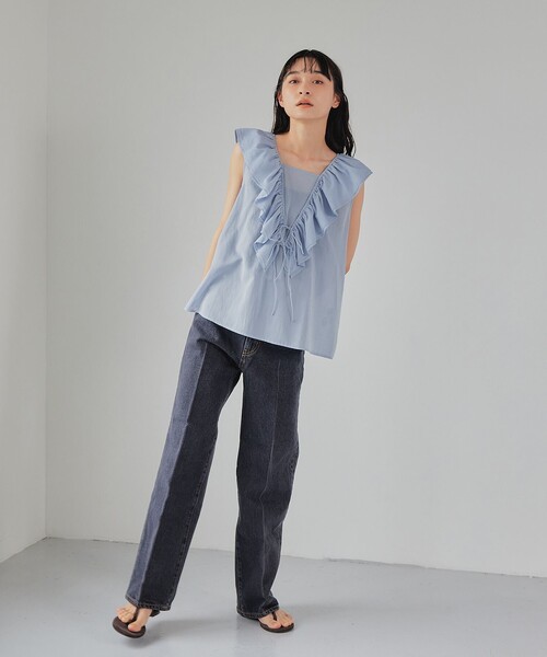 EMMEL REFINES（エメルリファインズ）の「＜EMMEL REFINES＞EM Vフリル リボンノースリーブ ブラウス（シャツ/ブラウス・レディース・ブラック/ライトブルー・FREE）」の8枚目の写真
