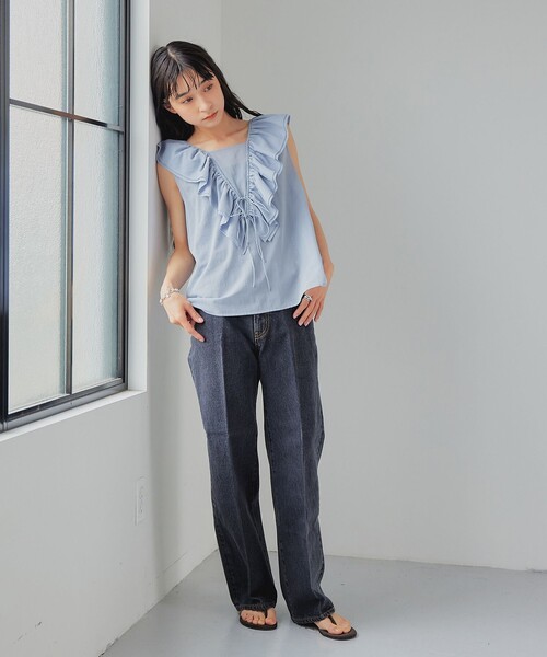 EMMEL REFINES（エメルリファインズ）の「＜EMMEL REFINES＞EM Vフリル リボンノースリーブ ブラウス（シャツ/ブラウス・レディース・ブラック/ライトブルー・FREE）」の9枚目の写真