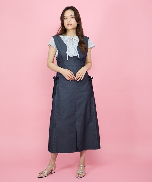 QUEENS COURT(クイーンズコート)の「デニムライクリボンワンピース≪手洗い可能≫(ワンピース・レディース・ネイビー/ライトグレー・M)」の3枚目の写真