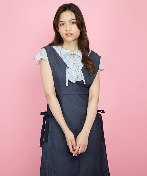 QUEENS COURT(クイーンズコート)の「デニムライクリボンワンピース≪手洗い可能≫(ワンピース・レディース・ネイビー/ライトグレー・M)」の6枚目の写真