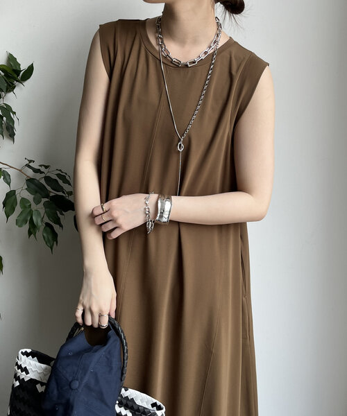 DouDou（ドゥドゥ）の「シルケットスムースフレアカットワンピース（ワンピース・レディース・ブラック/オリーブ/レッド・FREE）」の19枚目の写真