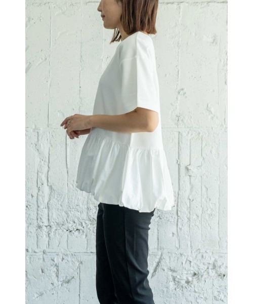 M.deux(エムドゥ)の「〈バルーンペプラムプルオーバー〉(シャツ/ブラウス・レディース・ブラック/オフホワイト・MEDIUM)」の6枚目の写真