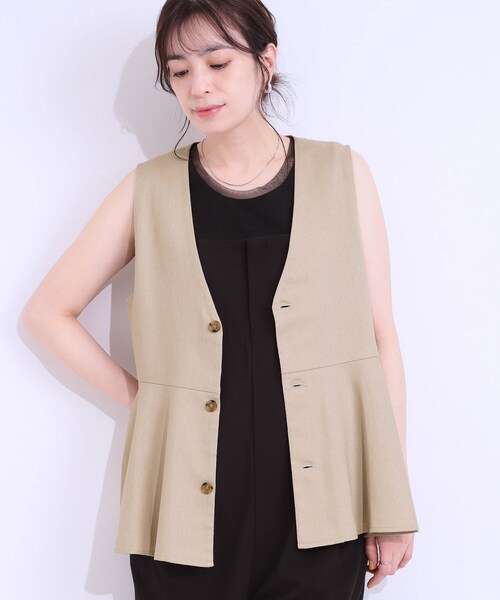 DRESKIP(ドレスキップ)の「【S-LL】いつものコーデにプラスワン 麻混ペプラムベスト(ベスト・レディース・ブラック/オフホワイト/ベージュ・01/02/04/03)」の3枚目の写真
