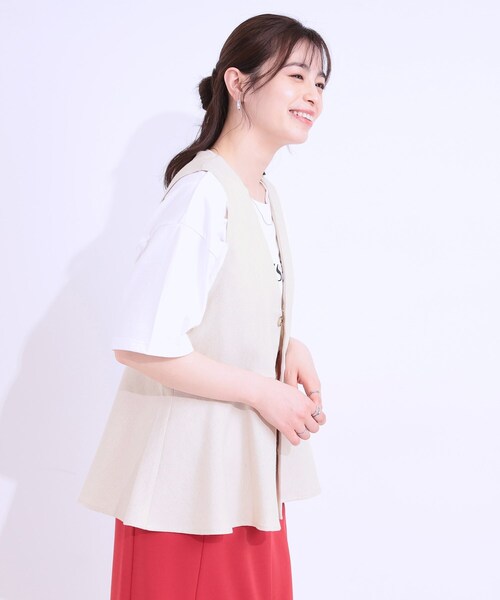 DRESKIP(ドレスキップ)の「【S-LL】いつものコーデにプラスワン 麻混ペプラムベスト(ベスト・レディース・ブラック/オフホワイト/ベージュ・01/02/04/03)」の5枚目の写真