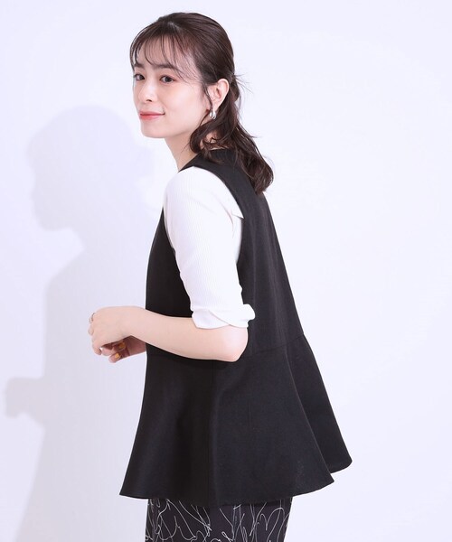 DRESKIP(ドレスキップ)の「【S-LL】いつものコーデにプラスワン 麻混ペプラムベスト(ベスト・レディース・ブラック/オフホワイト/ベージュ・01/02/04/03)」の9枚目の写真