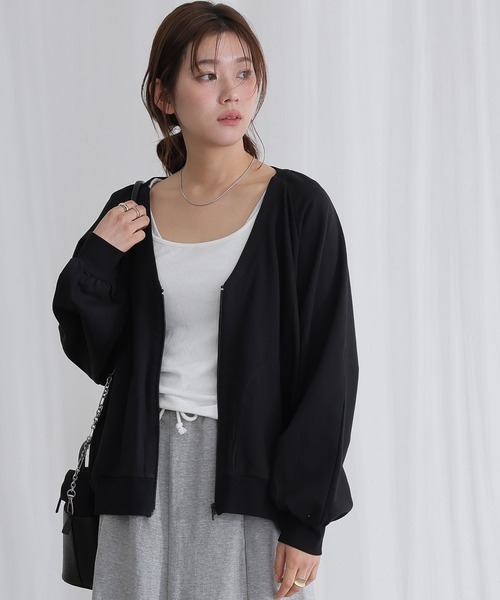 ElegChic(エレグシック)の「ミニ裏毛V空きジップアップブルゾン(ブルゾン・レディース・ライトベージュ/ブラック/ライトグレー/グレー・4L/XL/M)」の9枚目の写真