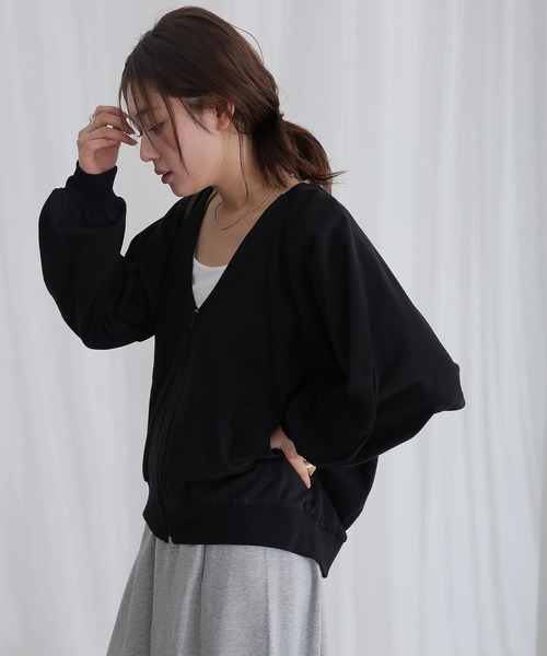ElegChic(エレグシック)の「ミニ裏毛V空きジップアップブルゾン(ブルゾン・レディース・ライトベージュ/ブラック/ライトグレー/グレー・4L/XL/M)」の10枚目の写真