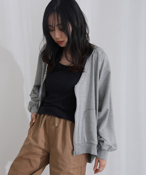 ElegChic(エレグシック)の「ミニ裏毛V空きジップアップブルゾン(ブルゾン・レディース・ライトベージュ/ブラック/ライトグレー/グレー・4L/XL/M)」の14枚目の写真