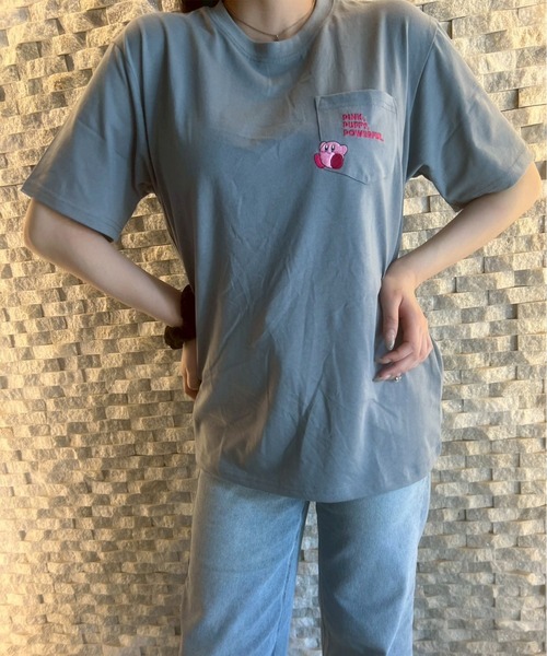ALWAYS GOOD TIME(オルウェイズグッドタイム)の「【星のカービィ/KIRBY 】QUICK DRY/吸湿速乾 20/-OE天竺 ポケット付き/ワンポイント刺繍/バックプリント/総柄 半袖Tシャツ アソート(Tシャツ/カットソー・レディース・ネイビー/オートミール/スミクロ/ホワイト系1/ホワイト系2/ブラック系1/ブラック系2/グリーン系/ブルー系1/ブルー系2/ピンク系1/ピンク系2・M/L)」の18枚目の写真