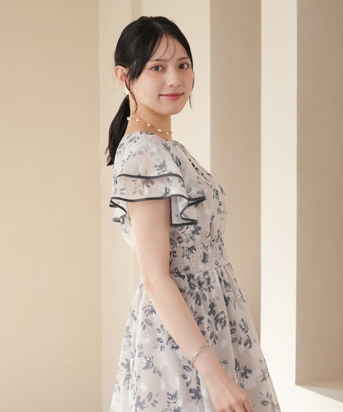 ASTORIA ODIER（アストリアオディール）の「オパール花柄ワンピース（ワンピース・レディース・ホワイト/ブルー・MEDIUM）」の16枚目の写真