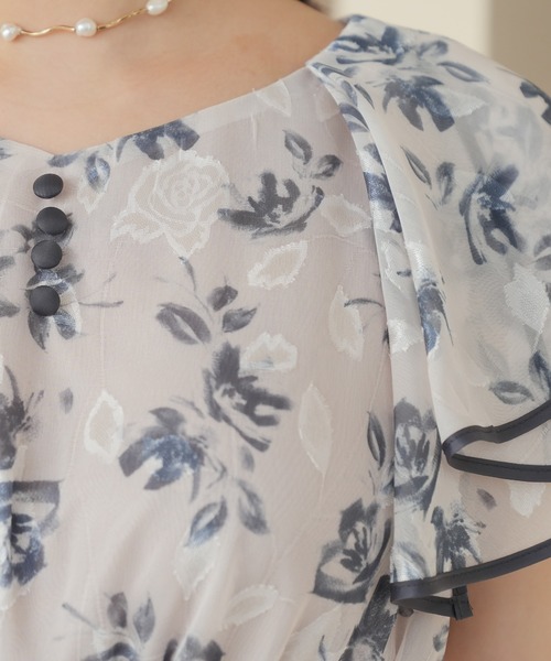 ASTORIA ODIER（アストリアオディール）の「オパール花柄ワンピース（ワンピース・レディース・ホワイト/ブルー・MEDIUM）」の13枚目の写真