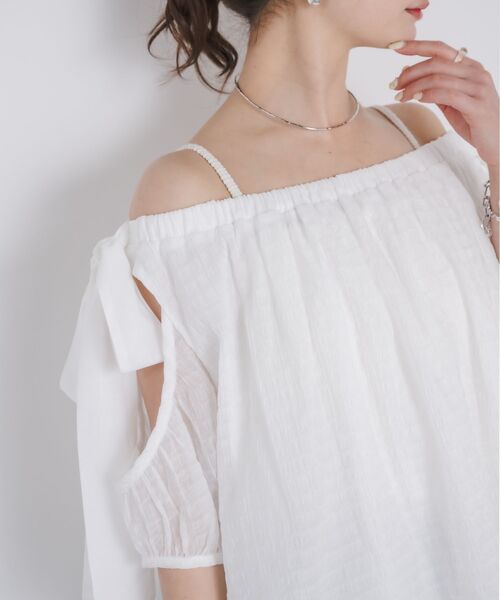 kivi（キヴィ）の「offshoulderribbonBL（シャツ/ブラウス・レディース・ブラック/オフホワイト/ブルー・FREE）」の13枚目の写真