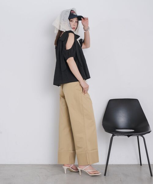 kivi（キヴィ）の「offshoulderribbonBL（シャツ/ブラウス・レディース・ブラック/オフホワイト/ブルー・FREE）」の9枚目の写真