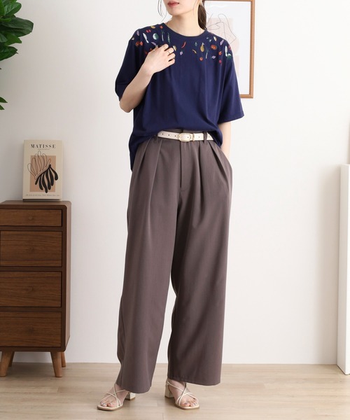 Emago(イマゴ)の「EMAGO 野菜刺繍Tシャツ(Tシャツ/カットソー・レディース・アイボリー/ホワイト×ブルー/ネイビー・FREE)」の10枚目の写真