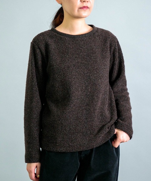 OMNIGOD（オムニゴッド）の「[OMNIGOD womens / オムニゴッド] リサイクルウールパイル クルーネックセーター（ニット/セーター・レディース・ブラウン/グレー/ブラック/アイボリー/ネイビー・3/2）」の4枚目の写真