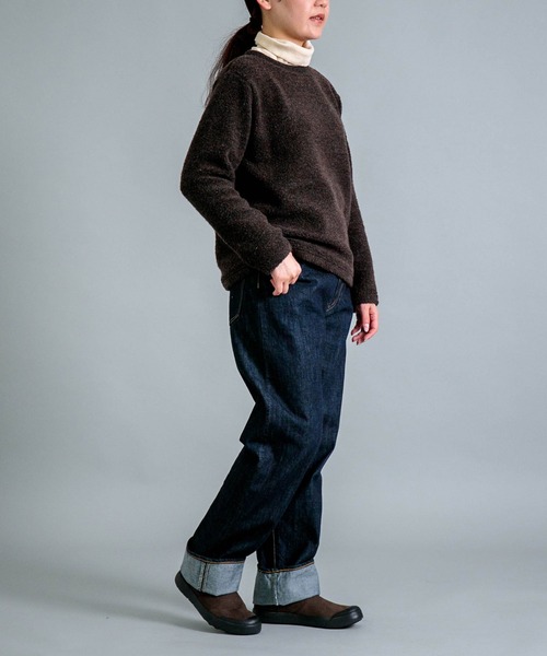 OMNIGOD（オムニゴッド）の「[OMNIGOD womens / オムニゴッド] リサイクルウールパイル クルーネックセーター（ニット/セーター・レディース・ブラウン/グレー/ブラック/アイボリー/ネイビー・3/2）」の9枚目の写真