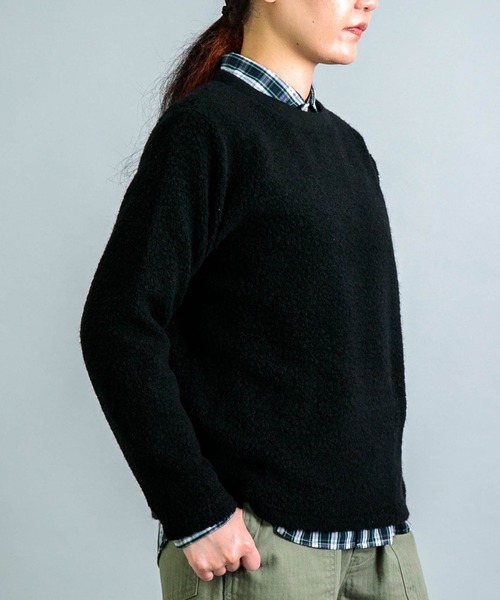 OMNIGOD（オムニゴッド）の「[OMNIGOD womens / オムニゴッド] リサイクルウールパイル クルーネックセーター（ニット/セーター・レディース・ブラウン/グレー/ブラック/アイボリー/ネイビー・3/2）」の14枚目の写真