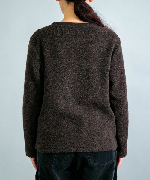 OMNIGOD（オムニゴッド）の「[OMNIGOD womens / オムニゴッド] リサイクルウールパイル クルーネックセーター（ニット/セーター・レディース・ブラウン/グレー/ブラック/アイボリー/ネイビー・3/2）」の20枚目の写真