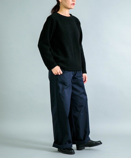 OMNIGOD（オムニゴッド）の「[OMNIGOD womens / オムニゴッド] リサイクルウールパイル クルーネックセーター（ニット/セーター・レディース・ブラウン/グレー/ブラック/アイボリー/ネイビー・3/2）」の16枚目の写真