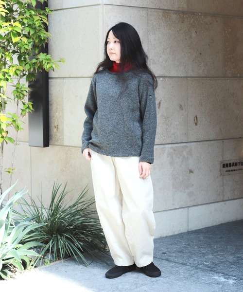 OMNIGOD（オムニゴッド）の「[OMNIGOD womens / オムニゴッド] リサイクルウールパイル クルーネックセーター（ニット/セーター・レディース・ブラウン/グレー/ブラック/アイボリー/ネイビー・3/2）」の8枚目の写真