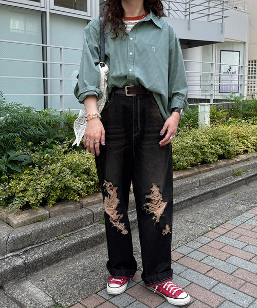 DOUBLE NAME（ダブルネーム）の「【m:rex】ミニ恐竜ワッペンクレイジーストライプシャツ（シャツ/ブラウス・レディース・ベージュ/ブラウン/ブルー・FREE）」の5枚目の写真