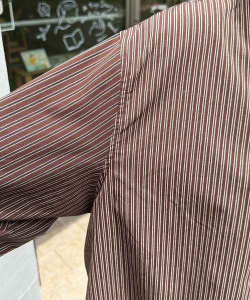 DOUBLE NAME（ダブルネーム）の「【m:rex】ミニ恐竜ワッペンクレイジーストライプシャツ（シャツ/ブラウス・レディース・ベージュ/ブラウン/ブルー・FREE）」の10枚目の写真