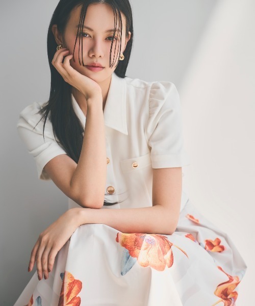 AND COUTURE（アンドクチュール）の「サンセットフラワータックフレアスカート（スカート・レディース・ブルー系その他/ホワイト系その他・SMALL/MEDIUM）」の8枚目の写真