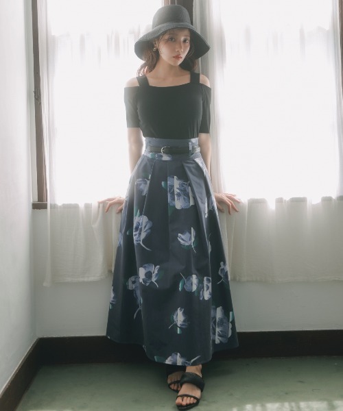 AND COUTURE（アンドクチュール）の「サンセットフラワータックフレアスカート（スカート・レディース・ブルー系その他/ホワイト系その他・SMALL/MEDIUM）」の6枚目の写真