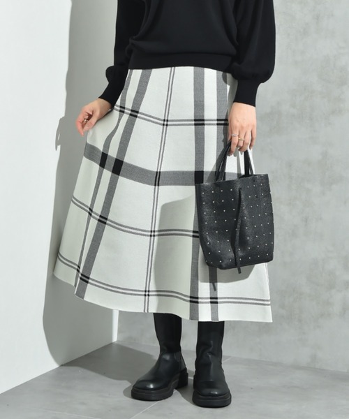 INTERPLANET(インタープラネット)の「BIGチェックニットスカート(スカート・レディース・ネイビー/ブラック/オフホワイト・FREE)」の1枚目の写真
