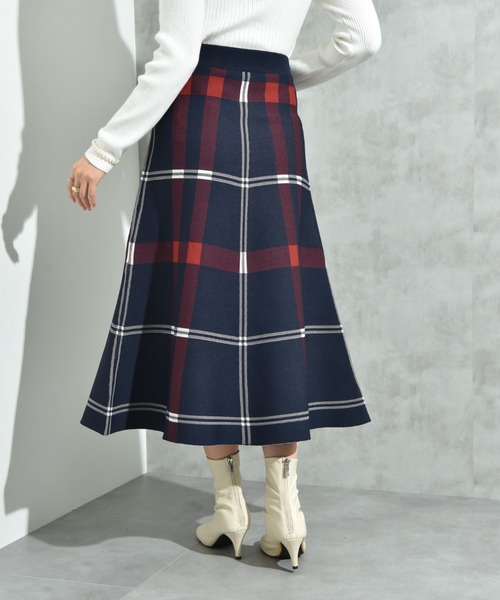 INTERPLANET(インタープラネット)の「BIGチェックニットスカート(スカート・レディース・ネイビー/ブラック/オフホワイト・FREE)」の10枚目の写真