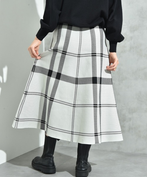 INTERPLANET(インタープラネット)の「BIGチェックニットスカート(スカート・レディース・ネイビー/ブラック/オフホワイト・FREE)」の20枚目の写真