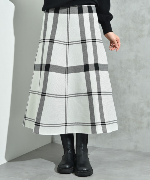 INTERPLANET(インタープラネット)の「BIGチェックニットスカート(スカート・レディース・ネイビー/ブラック/オフホワイト・FREE)」の22枚目の写真