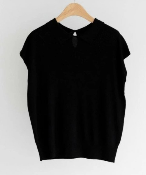 AMELY(エミリー)の「ポロ襟サマーニットトップス(ポロシャツ・レディース・ブラック/ベージュ/ピンク・フリー)」の2枚目の写真
