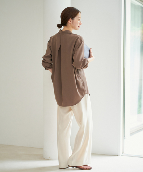 plage（プラージュ）の「Sway Back Tuck シャツ（シャツ/ブラウス・レディース・アイボリー/ブラウン・FREE）」の13枚目の写真