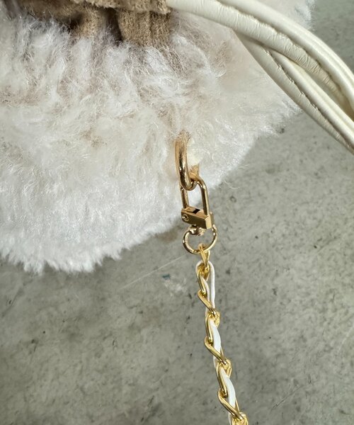 LOUNGEDRESS(ラウンジドレス)の「【GALENA/ガレナ】ワンハンドルファーチェーンバッグ(ハンドバッグ・レディース・キャメル/アイボリー・FREE)」の7枚目の写真