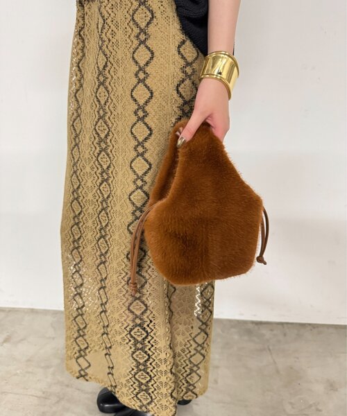 LOUNGEDRESS(ラウンジドレス)の「【GALENA/ガレナ】ワンハンドルファーチェーンバッグ(ハンドバッグ・レディース・キャメル/アイボリー・FREE)」の6枚目の写真