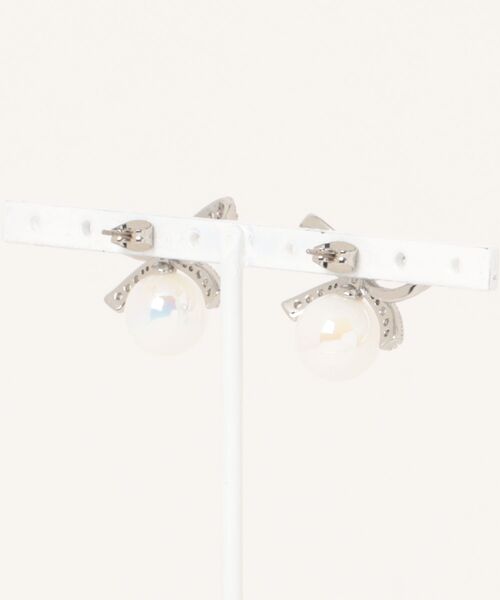 Os accessory(オズアクセサリー)の「Os -オズ- 【金属アレルギー対応】パールリボンピアス(ピアス(両耳用)・レディース・ゴールド/シルバー・ONE SIZE)」の3枚目の写真