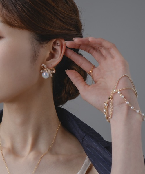 Os accessory(オズアクセサリー)の「Os -オズ- 【金属アレルギー対応】パールリボンピアス(ピアス(両耳用)・レディース・ゴールド/シルバー・ONE SIZE)」の7枚目の写真