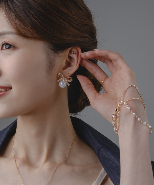 Os accessory(オズアクセサリー)の「Os -オズ- 【金属アレルギー対応】パールリボンピアス(ピアス(両耳用)・レディース・ゴールド/シルバー・ONE SIZE)」の8枚目の写真