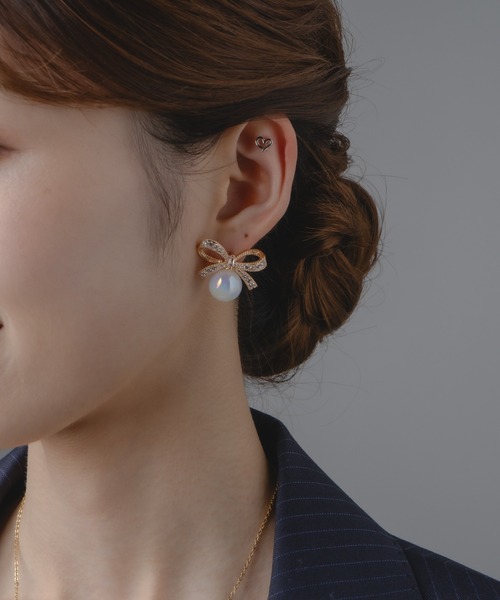 Os accessory(オズアクセサリー)の「Os -オズ- 【金属アレルギー対応】パールリボンピアス(ピアス(両耳用)・レディース・ゴールド/シルバー・ONE SIZE)」の9枚目の写真