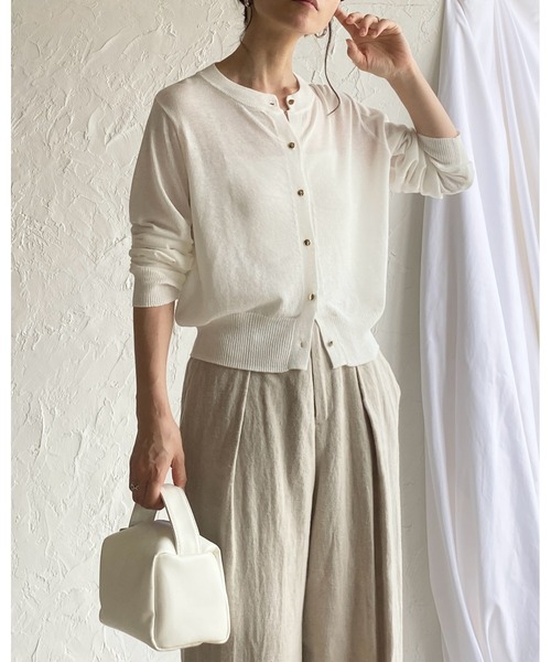 She's Closet(シーズクローゼット)の「UVカット 接触冷感 ショート丈 金ボタン 長袖 シアー ニットカーディガン(カーディガン/ボレロ・レディース・ブラック/オフホワイト/ネイビー/グレー/レッド・FREE)」の7枚目の写真