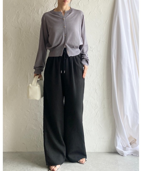 She's Closet(シーズクローゼット)の「UVカット 接触冷感 ショート丈 金ボタン 長袖 シアー ニットカーディガン(カーディガン/ボレロ・レディース・ブラック/オフホワイト/ネイビー/グレー/レッド・FREE)」の16枚目の写真