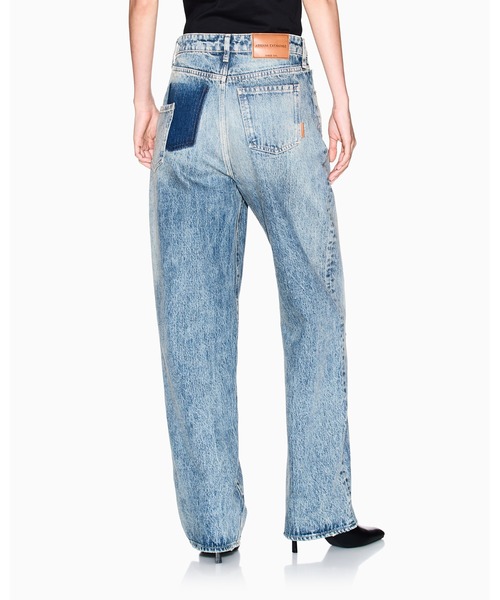 ARMANI EXCHANGE(アルマーニエクスチェンジ)の「【A|X アルマーニ エクスチェンジ】ユーズドルック パッチデニムパンツ_J38 RELAXED(デニムパンツ・レディース・インディゴブルー・28inch/29inch/25inch/26inch/27inch/24inch)」の2枚目の写真