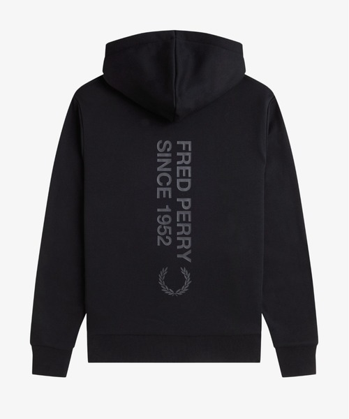 FRED PERRY（フレッドペリー）の「Bold Branding Hooded Sweatshirt／ブランディングフーデットスウェットシャツ（パーカー・メンズ・ブラック・M/L）」の6枚目の写真